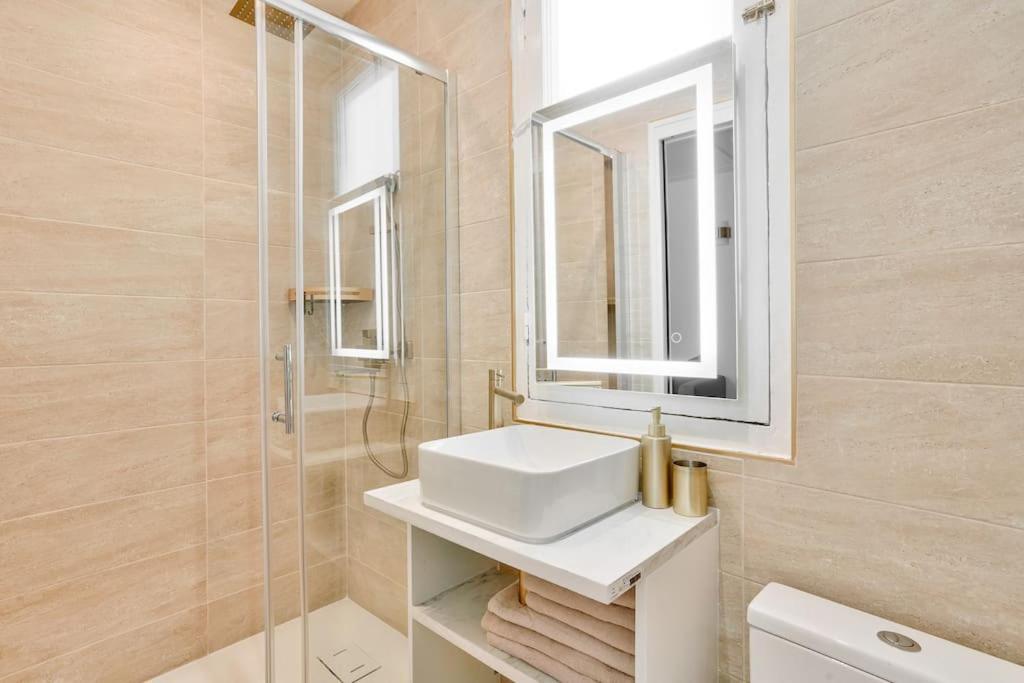Charmant Appartement A Montmartre-Sacre Coeur Париж Екстериор снимка